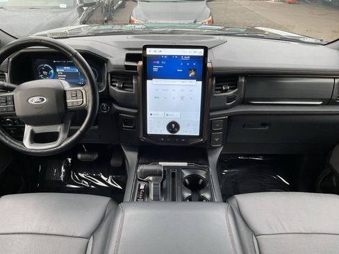 Used 2022 Ford F150 Lightning Lariat image 16