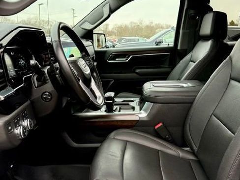 Used 2022 GMC Sierra 1500 SLT w/ SLT Premium Plus Package AWD/4WD image 15