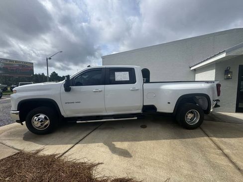 Used 2024 Chevrolet Silverado 3500 LT w/ Convenience Package AWD/4WD image 2