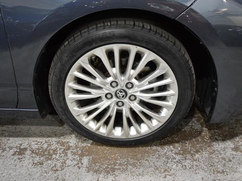 Used 2019 Toyota Avalon Limited image 59