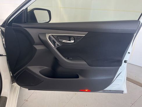 Used 2014 Nissan Altima 2.5 S FWD image 29