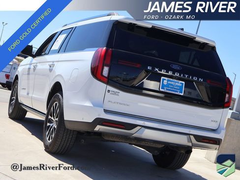 Certified 2025 Ford Expedition Max Platinum image 3