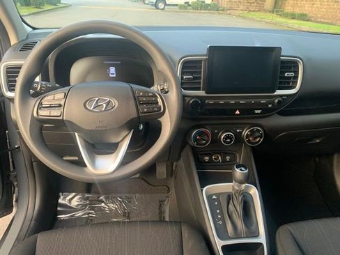 Certified 2023 Hyundai Venue SE image 14