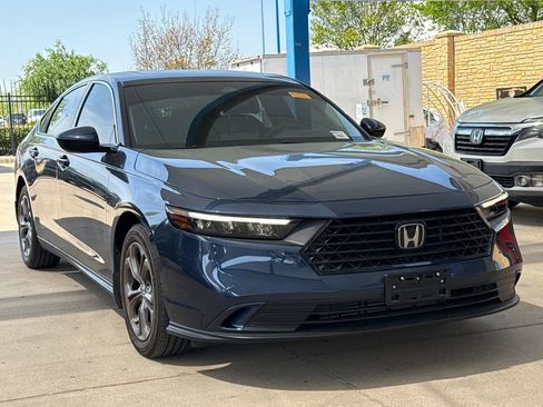 Used 2023 Honda Accord EX image 4