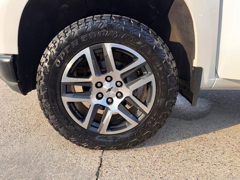 Used 2020 Chevrolet Silverado 1500 LT Trail Boss image 26