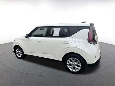 Used 2025 Kia Soul LX w/ LX Technology Package image 10
