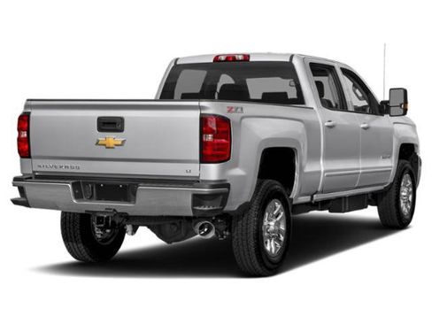 Used 2015 Chevrolet Silverado 2500 LT w/ LT Convenience Package AWD/4WD image 2