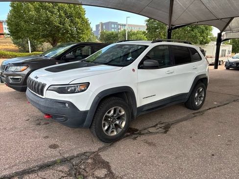 Used 2019 Jeep Cherokee Trailhawk AWD/4WD image 2