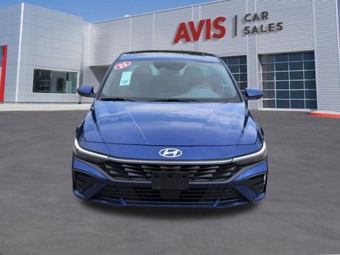 Used 2025 Hyundai Elantra SEL FWD image 2