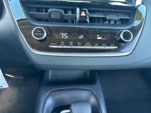 Used 2022 Toyota Corolla LE image 22