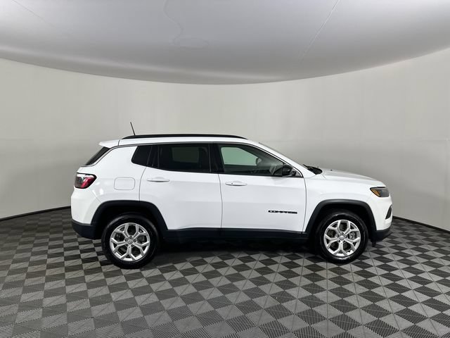 Certified 2024 Jeep Compass Latitude AWD/4WD image 25