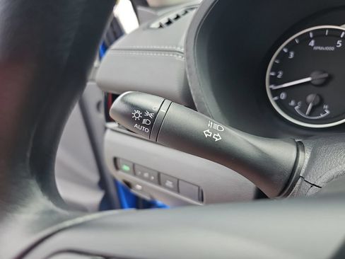 Used 2025 Nissan Sentra SV FWD image 34