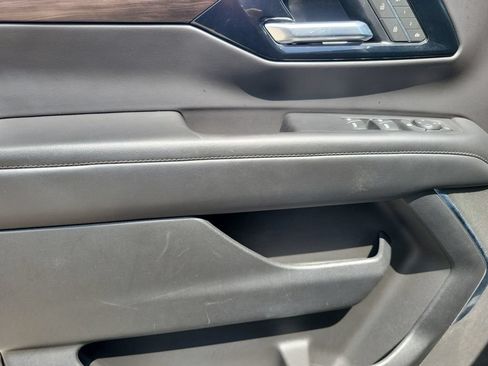 Used 2025 Chevrolet Tahoe LT RWD image 25