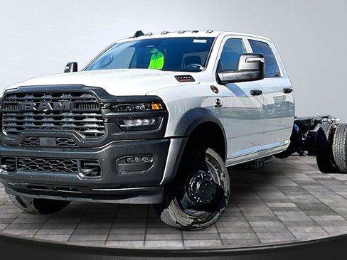 New 2026 RAM 5500 Tradesman AWD/4WD image 3
