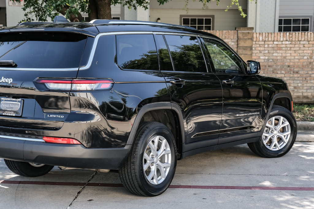 Used 2023 Jeep Grand Cherokee L Limited AWD/4WD image 18