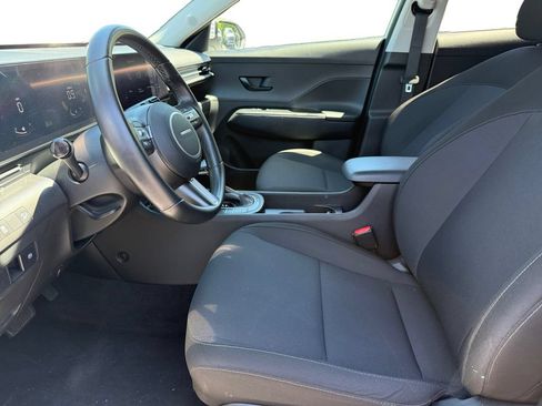 Used 2025 Hyundai Kona SEL AWD/4WD image 9