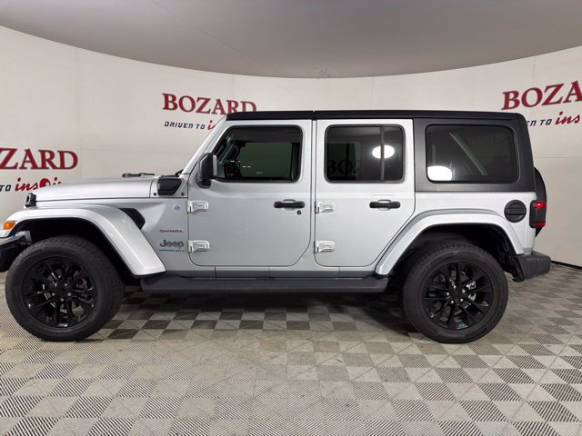 Used 2023 Jeep Wrangler Unlimited Sahara w/ Cold Weather Group AWD/4WD image 7