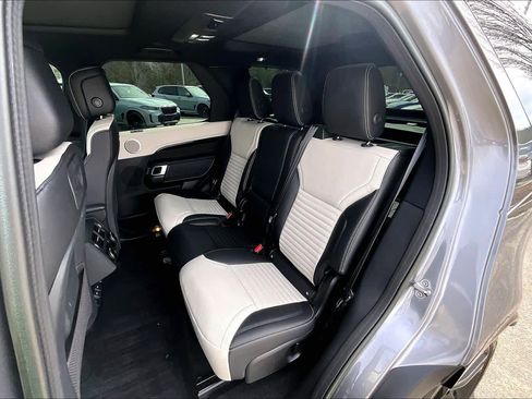 Used 2023 Land Rover Discovery S R-Dynamic image 22