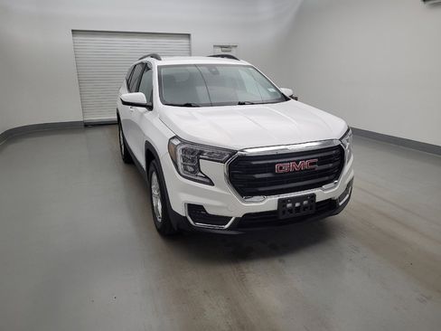 Used 2023 GMC Terrain SLE w/ Driver Convenience Package FWD image 14