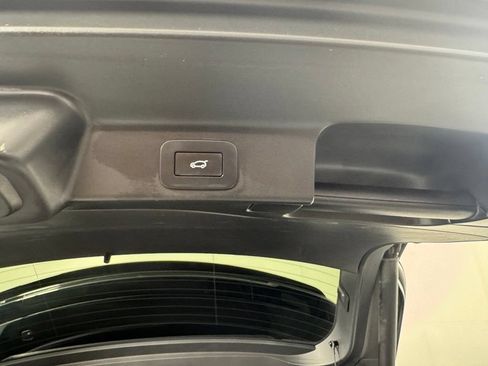 Used 2023 Jaguar F-PACE SVR AWD/4WD image 33
