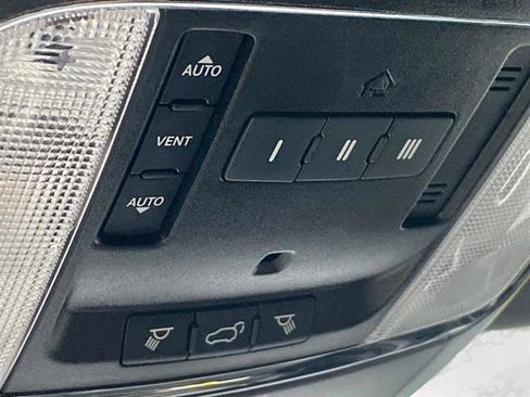 Used 2020 Jeep Grand Cherokee Limited image 28