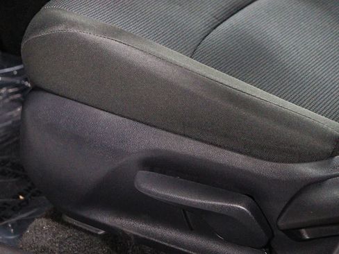 Certified 2025 Toyota RAV4 LE FWD image 21