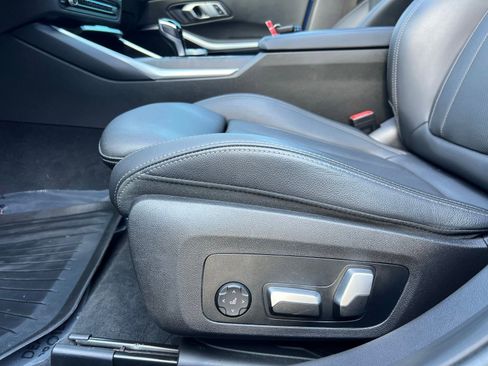 Used 2022 BMW 330e w/ M Sport Package RWD image 30