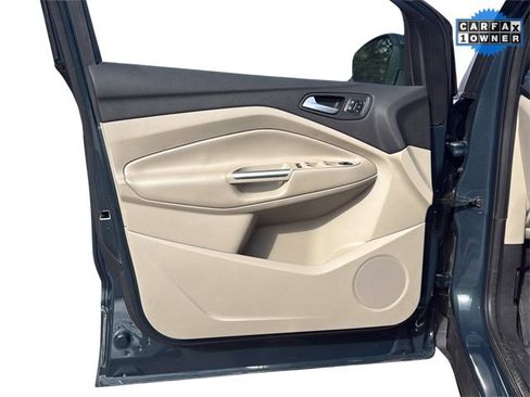 Used 2019 Ford Escape Titanium image 18