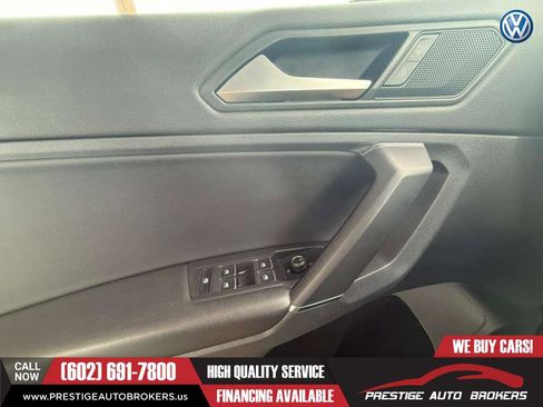 Used 2020 Volkswagen Tiguan SE image 23