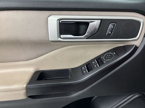Certified 2020 Ford Explorer XLT image 5