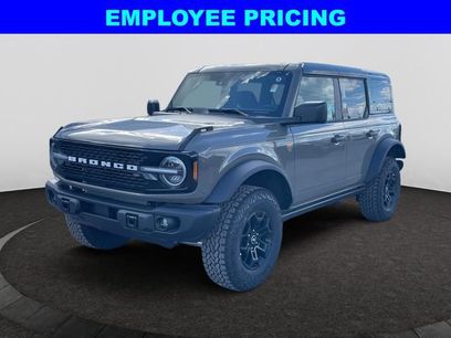 New 2026 Ford Bronco Badlands w/ Black Appearance Package