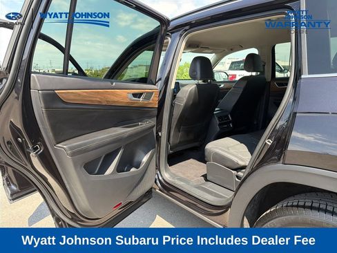 Used 2025 Volkswagen Atlas SE AWD/4WD image 23