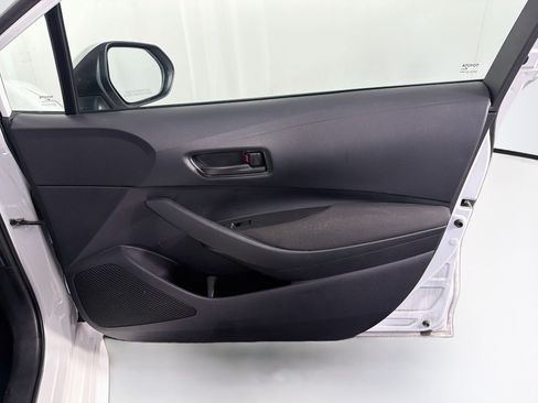 Used 2024 Toyota Corolla LE FWD image 30