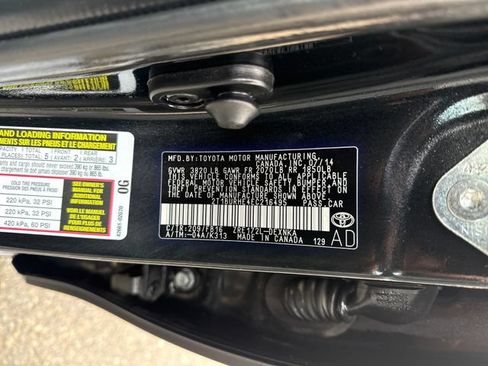 Used 2014 Toyota Corolla LE FWD image 15