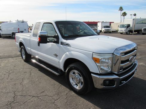 Used 2011 Ford F250 XLT w/ XLT Appearance Pkg image 4