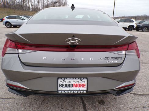 Used 2023 Hyundai Elantra Limited w/ Cargo Package image 3