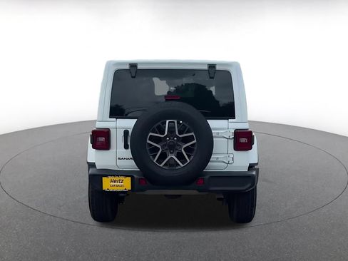 Used 2025 Jeep Wrangler Unlimited Sahara AWD/4WD image 12