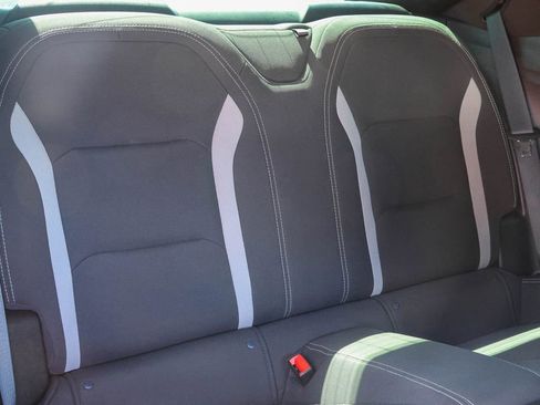 Used 2019 Chevrolet Camaro LT RWD image 9