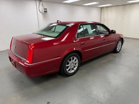 Used 2011 Cadillac DTS Luxury FWD image 5