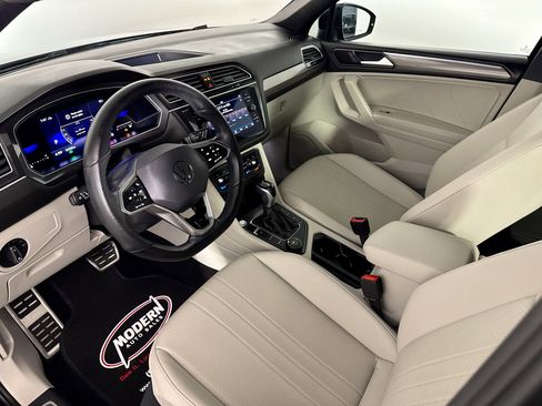 Used 2024 Volkswagen Tiguan SE R-Line image 15