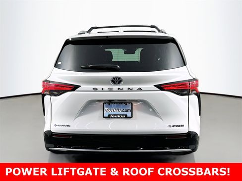 Certified 2025 Toyota Sienna Platinum image 6