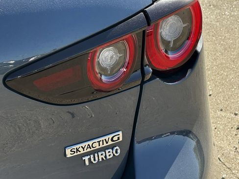 New 2026 MAZDA MAZDA3 Hatchback w/Premium Plus Pkg image 8