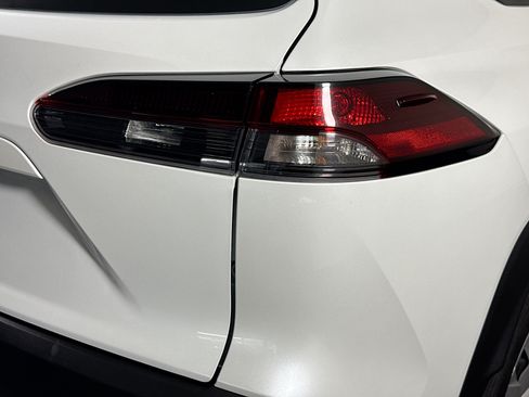 Used 2026 Toyota Corolla Cross L FWD image 33