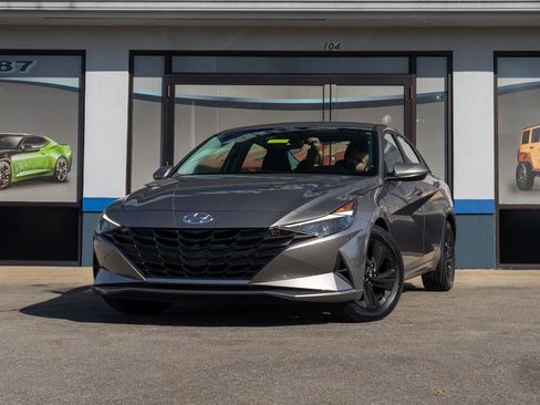 Used 2023 Hyundai Elantra SEL image 10