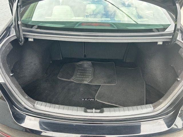 Used 2017 Hyundai Elantra SE FWD image 13