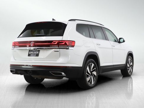 Used 2025 Volkswagen Atlas SE AWD/4WD image 6