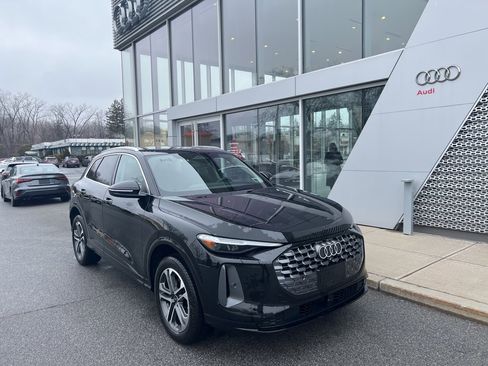 Used 2025 Audi Q5 Premium Plus w/ Premium Plus image 4