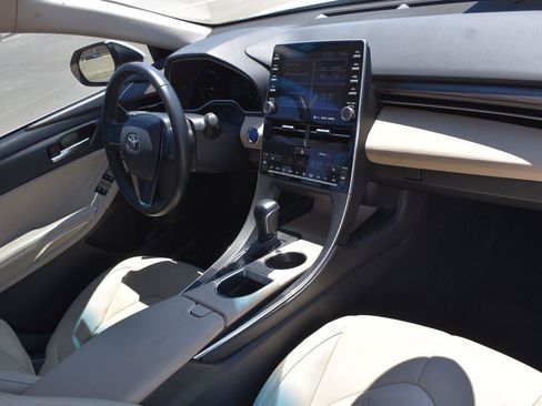 Used 2021 Toyota Avalon XLE w/ Moonroof Package FWD image 13