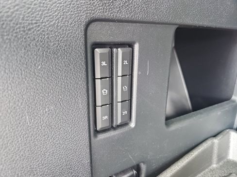 Used 2021 Ford Expedition XLT RWD image 14