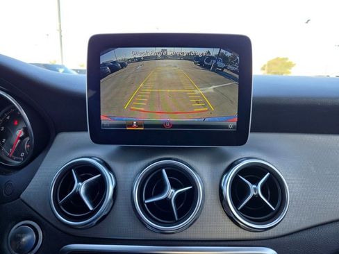 Used 2020 Mercedes-Benz GLA 250 image 12
